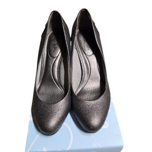 Life Stride, Lively Pewter Twinkstar Silver Heels Size 8.5